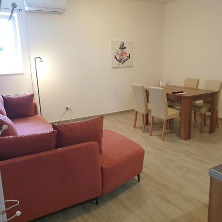 Apartments Valeria Divšići Bagian luar foto