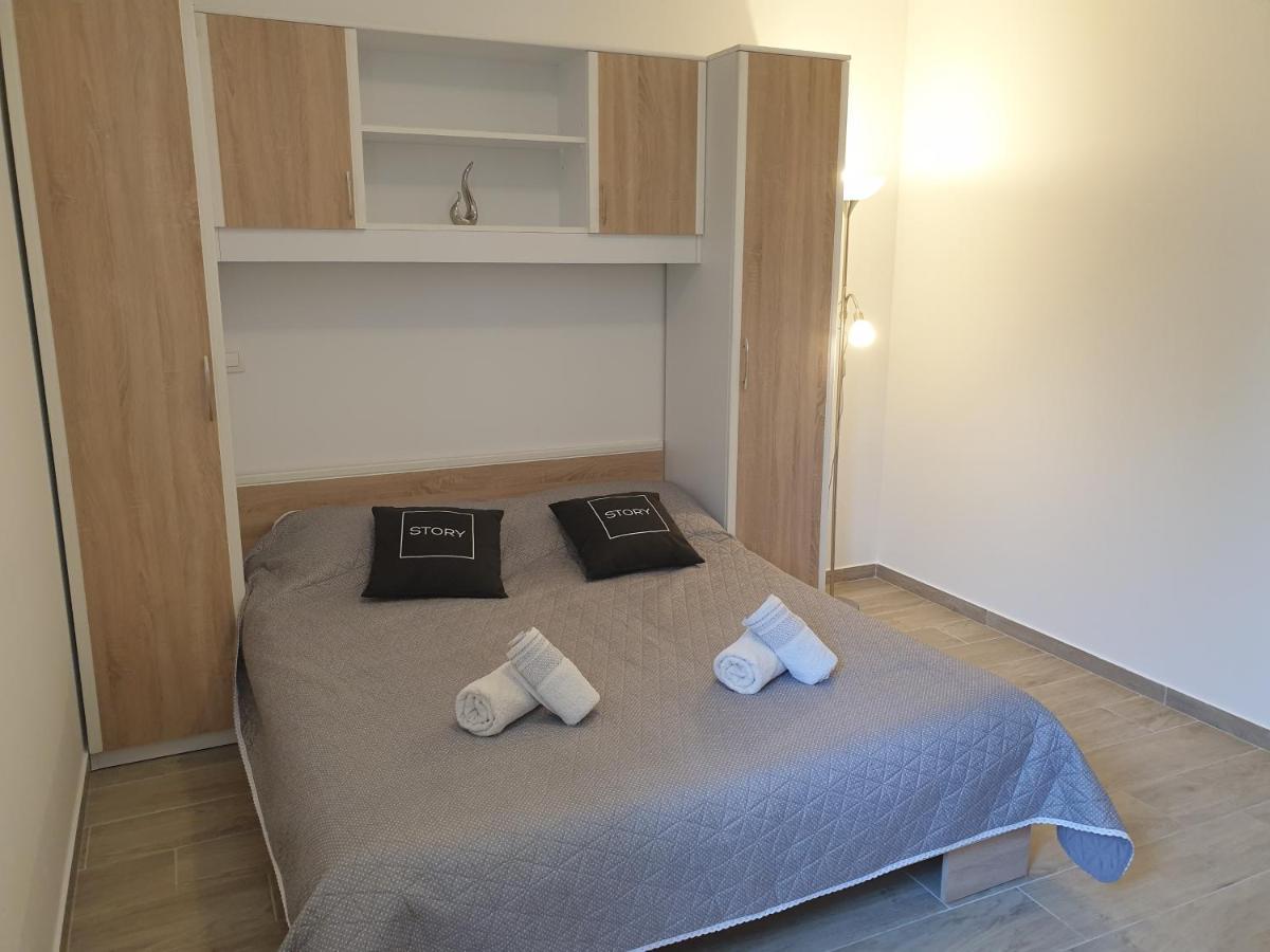 Apartments Valeria Divšići Bagian luar foto